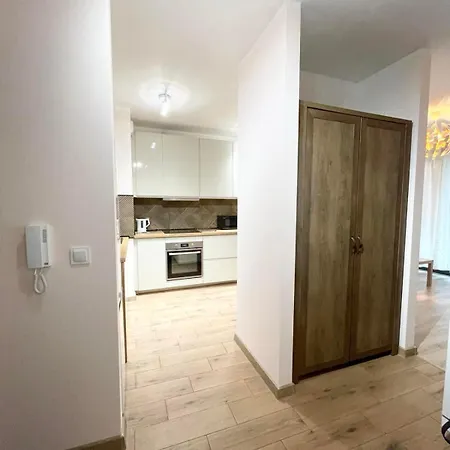 Aleja Powstancow Wielkopolskich アパート