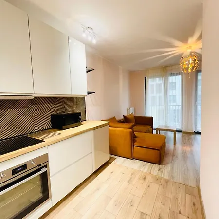 Aleja Powstancow Wielkopolskich Lägenhet