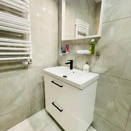 Aleja Powstancow Wielkopolskich アパート *