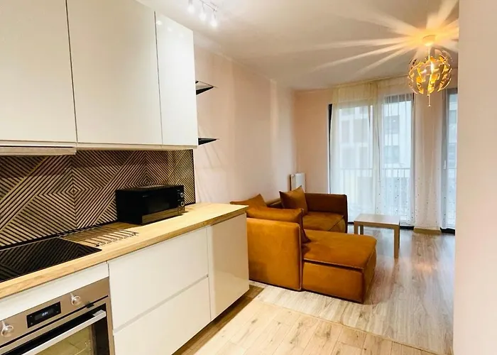 Aleja Powstancow Wielkopolskich Lägenhet