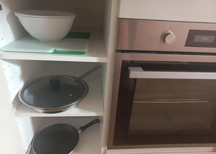 Lägenhet Aleja Powstancow Wielkopolskich